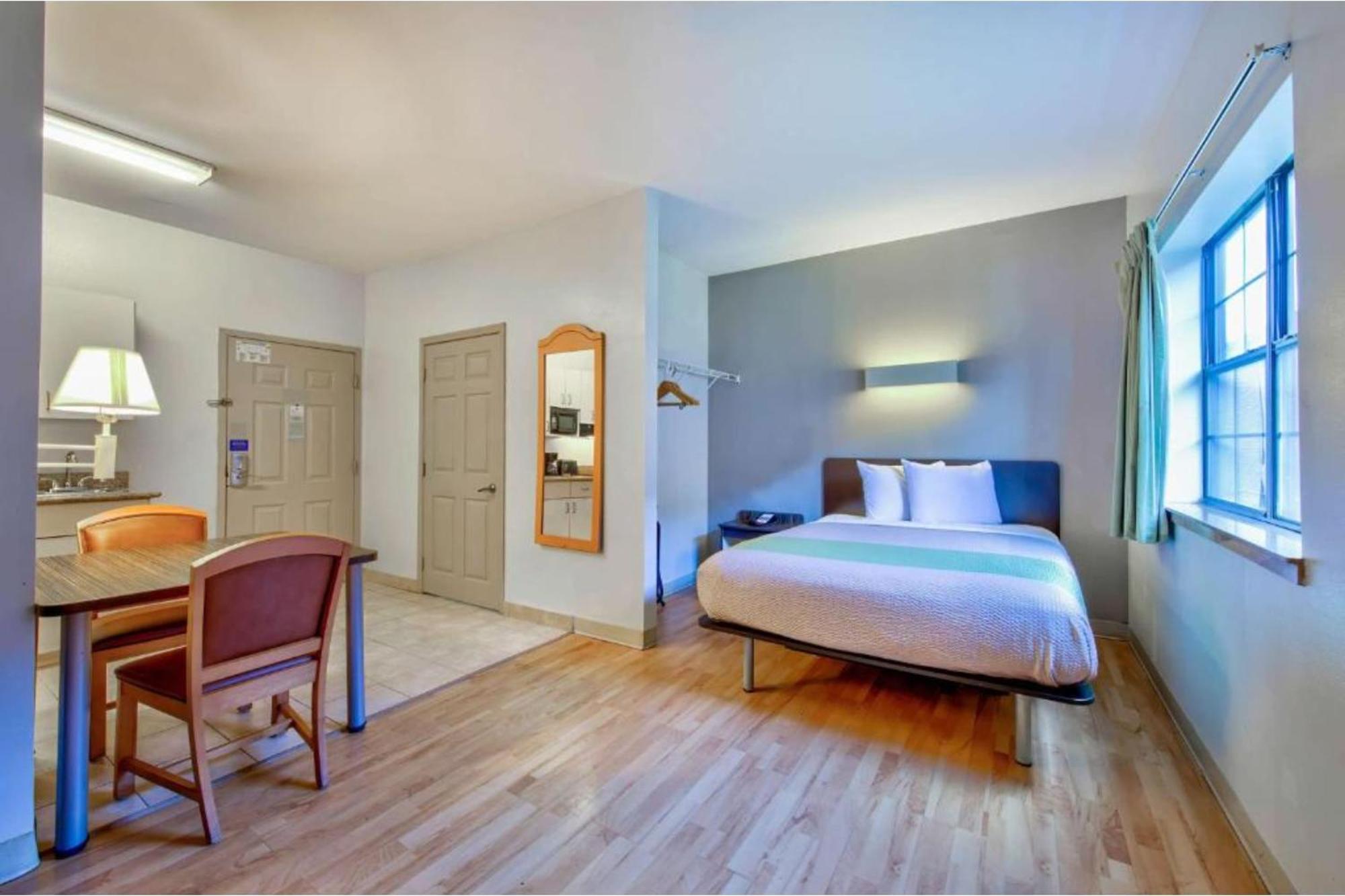 Oyo Townhouse Beaumont Medical Center Area Hotel Екстериор снимка